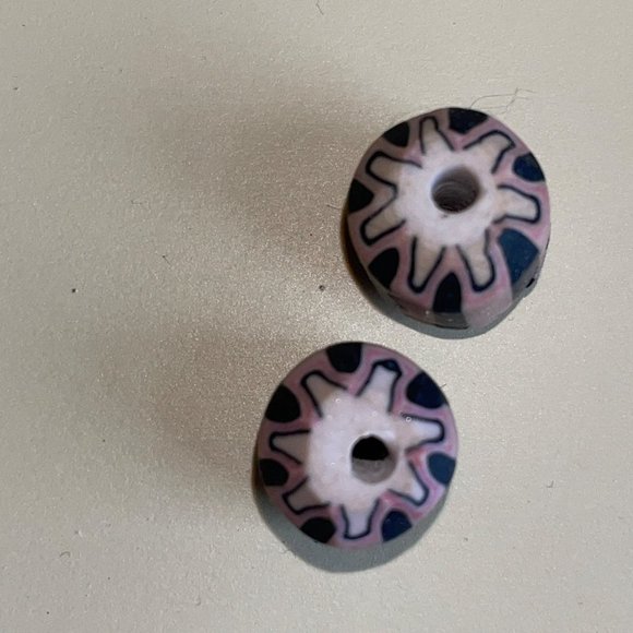 Beads and Stars, red & gray beads with beautiful patterns and small silver stars - Picture 6 of 8